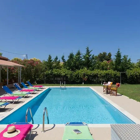 Stafili By * Litheres